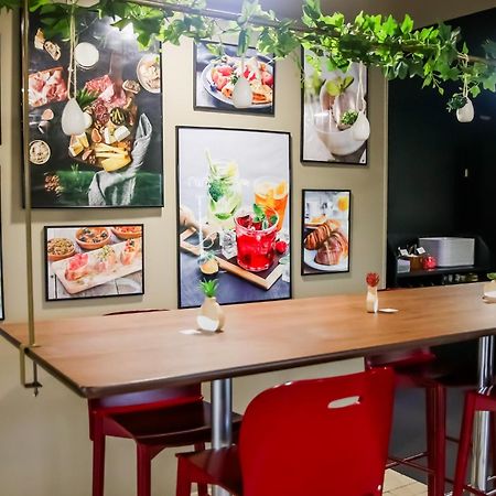 Campanile Montargis - Amilly Hotel Amilly  Ngoại thất bức ảnh