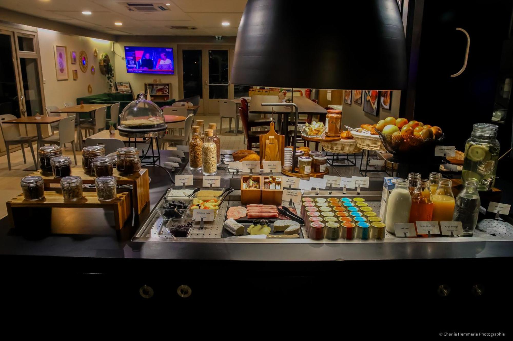 Campanile Montargis - Amilly Hotel Amilly  Ngoại thất bức ảnh
